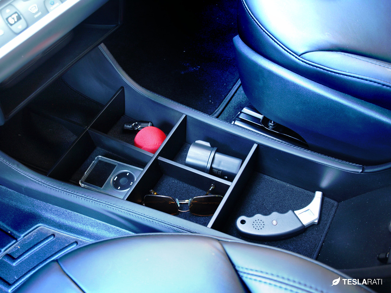 A Simple Center Console Organizer for the Tesla Model S