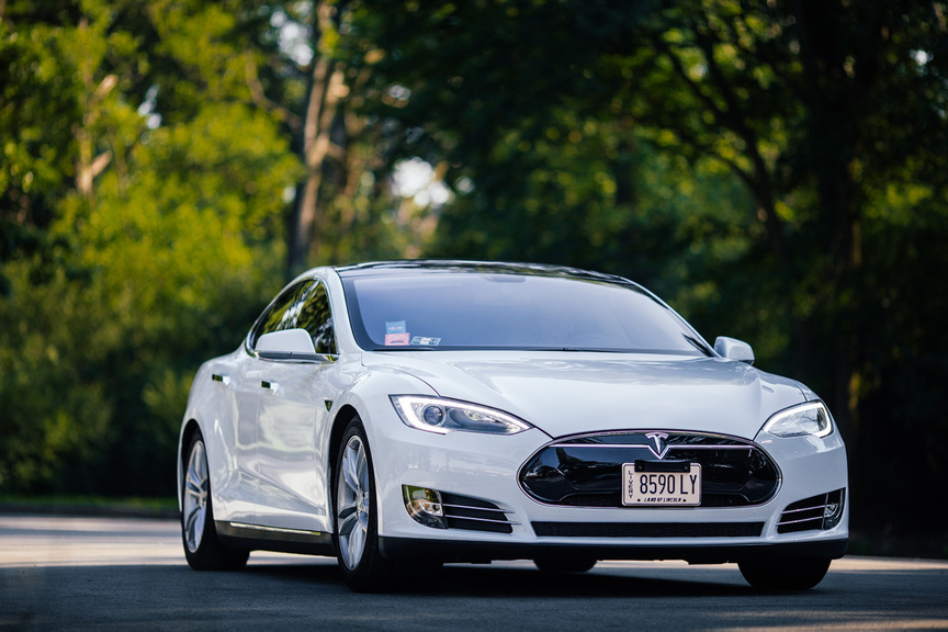 Tesla-Model-S-Limousine-Watts-on-Wheels