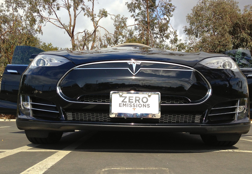 Tesla-Model-S-Front-License-Plate-Bracket