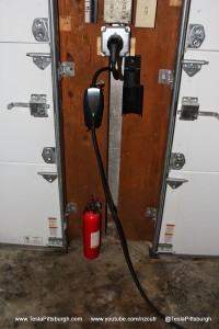 Tesla-UMC-Garage-Mount