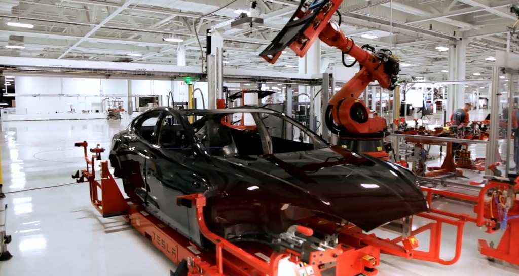 Tesla-Factory-Robot