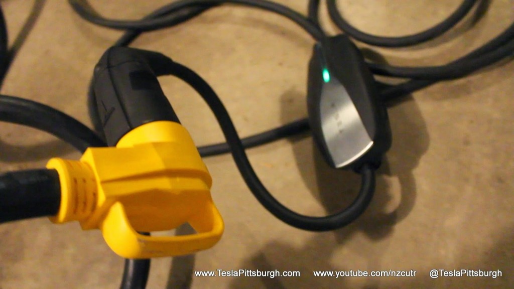 Tesla UMC Extension Cord 90 Degree Plug