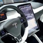 Tesla-Model-X-Touchscreen-Display-CES-2015