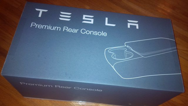 Tesla-Model-S-Premium-Rear-Console-Packaging
