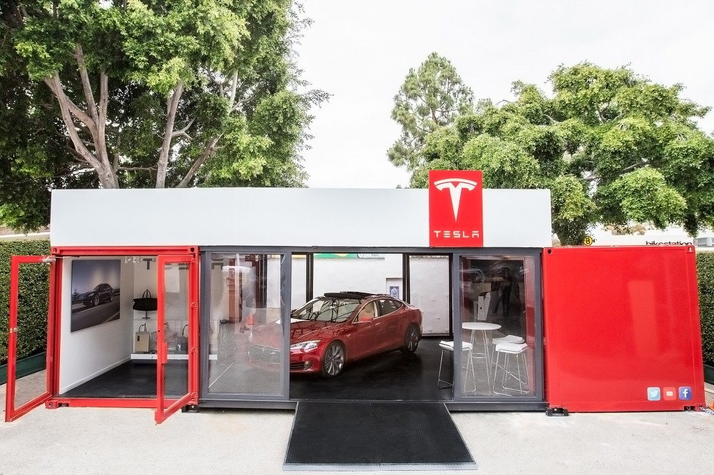 Tesla Motors pop-up store in Santa Barbara, CA