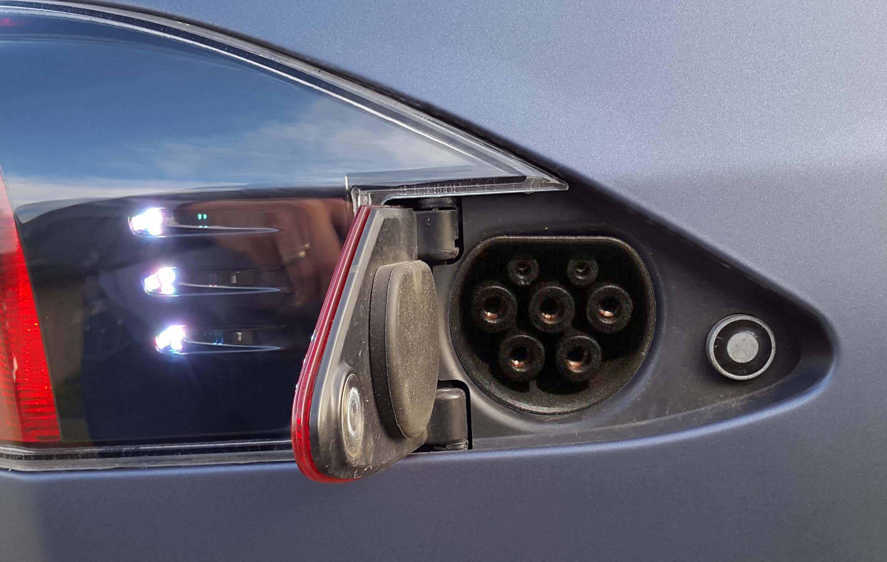 A Tesla Dis chargeport Could Allow Vehicle to grid Capabilities