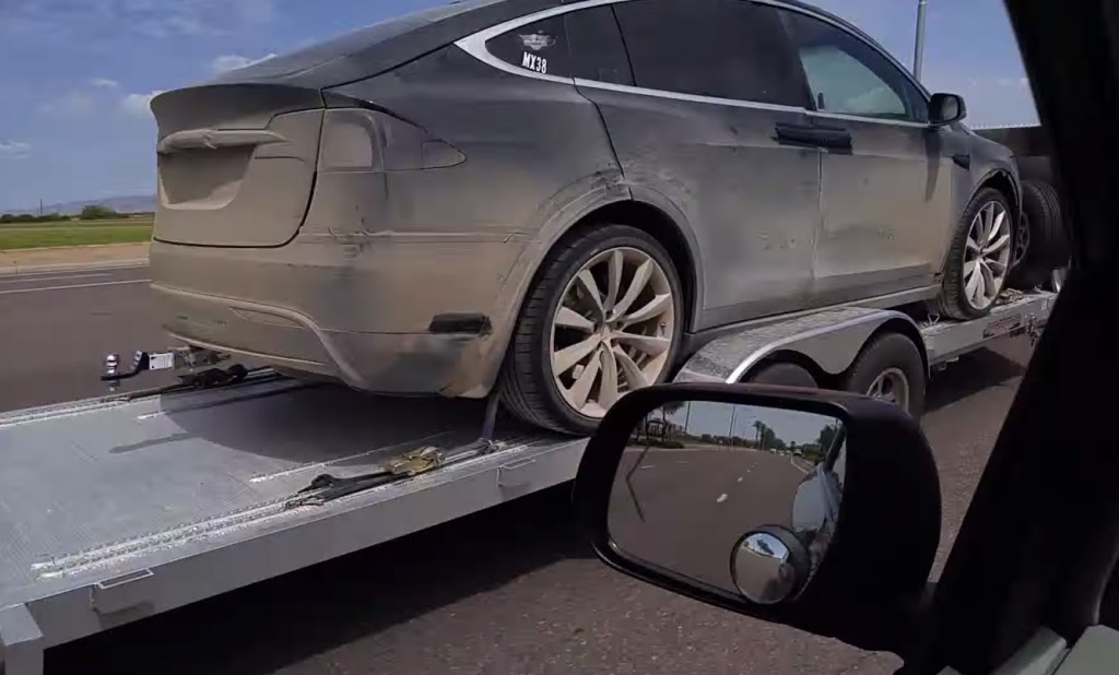 Tesla-Model-X-Off-Road-Hitch