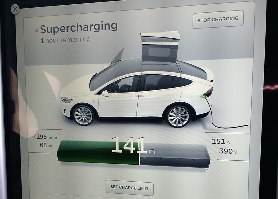 Tesla-Model-X-Touchscreen-Supercharger