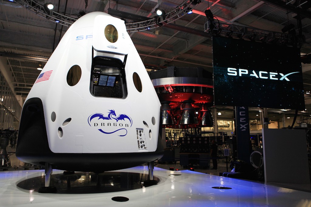 SpaceX-Dragon-V2-Capsule