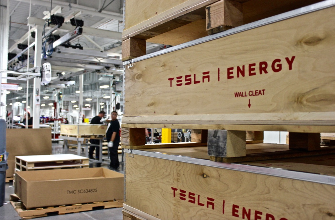 Tesla-Energy-Powerwall-Crates-Gigafactory