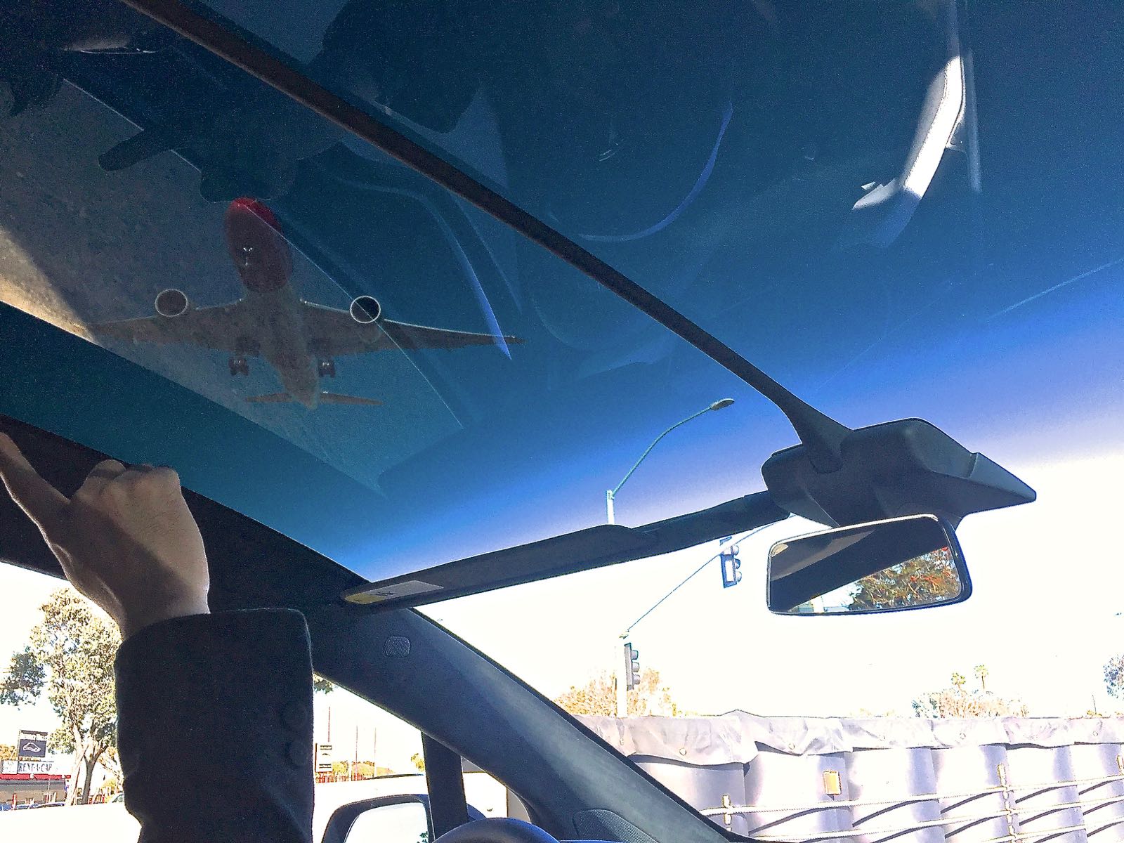 Tesla model x shop windshield price