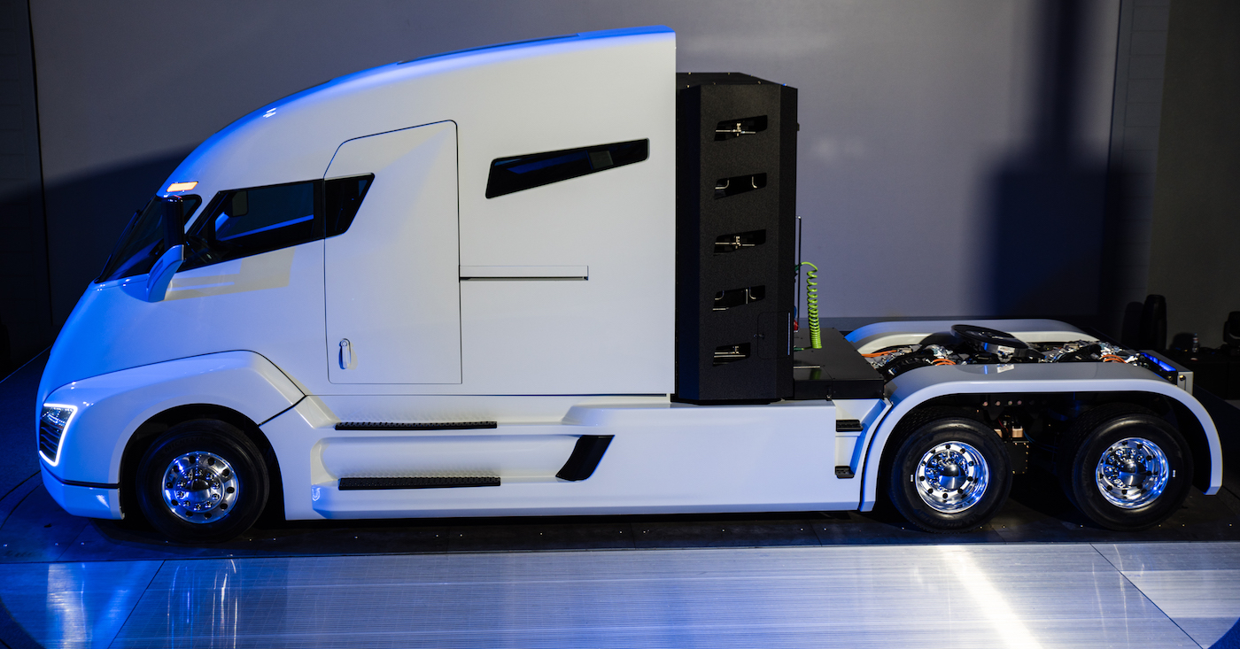 nikola-one-hydrogen-electric-truck-side