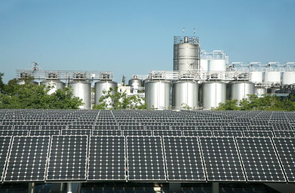 Solar system used in conjunction with Tesla's Powerpack at Sierra Nevada Brewing Company [Source: Sierra Nevada]