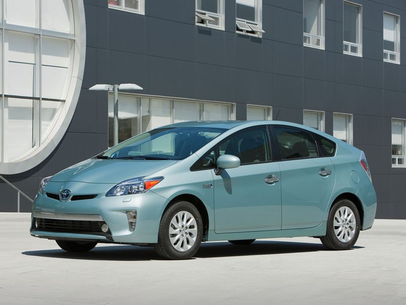 Toyota Announces Price Cuts For The 2014 Prius Plug-In