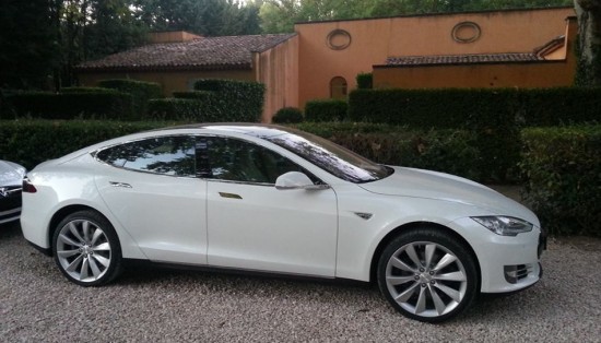 First Tesla Model S Gets Delivery In France In Late September
