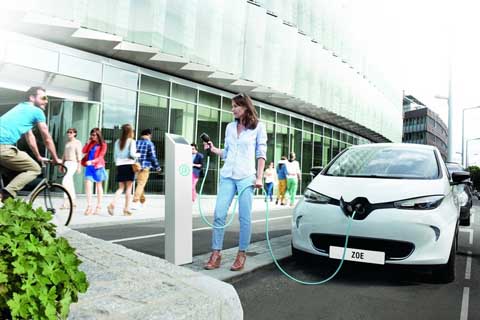 According to owner reports, some public chargers may have an incompatibility problem with the Renault Zoe