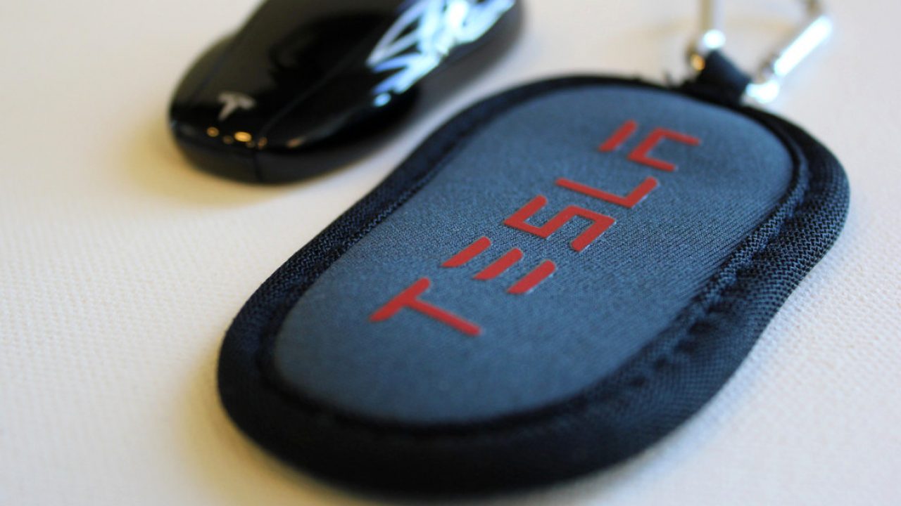 Deluxe FobPocket Review: Tesla Model S Key Fob Cover