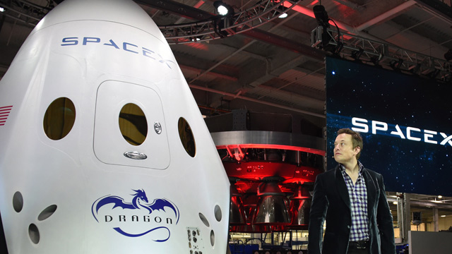 SpaceX CEO Elon Musk introduces SpaceX’s Dragon V2
