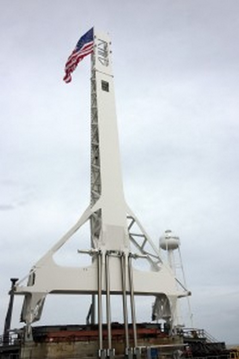 SpaceX transporter erector