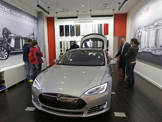 Tesla store in Cincinnati