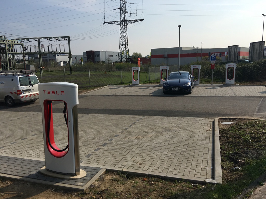 Tesla Supercharger V2 & V3 - A1 Erftstadt : charging station in Erftstadt,  Germany