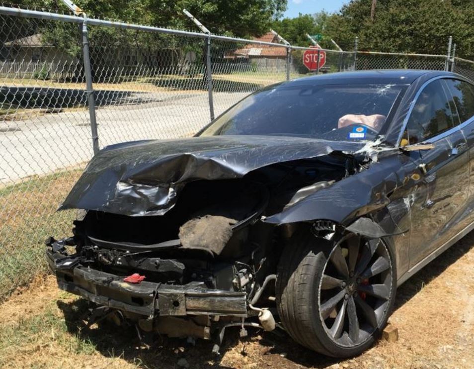 Wrecked Tesla in Texas