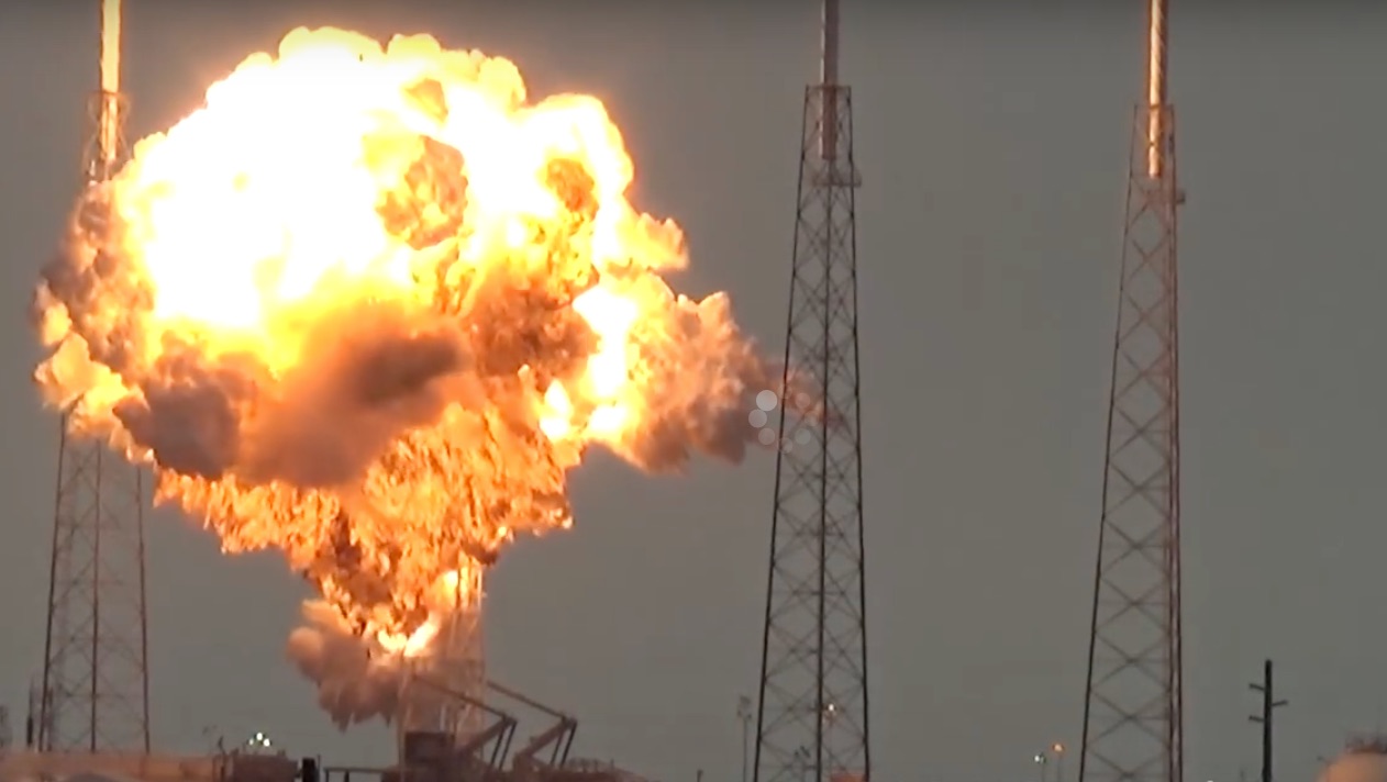 SpaceX_-_Static_Fire_Explosion-AMOS-6