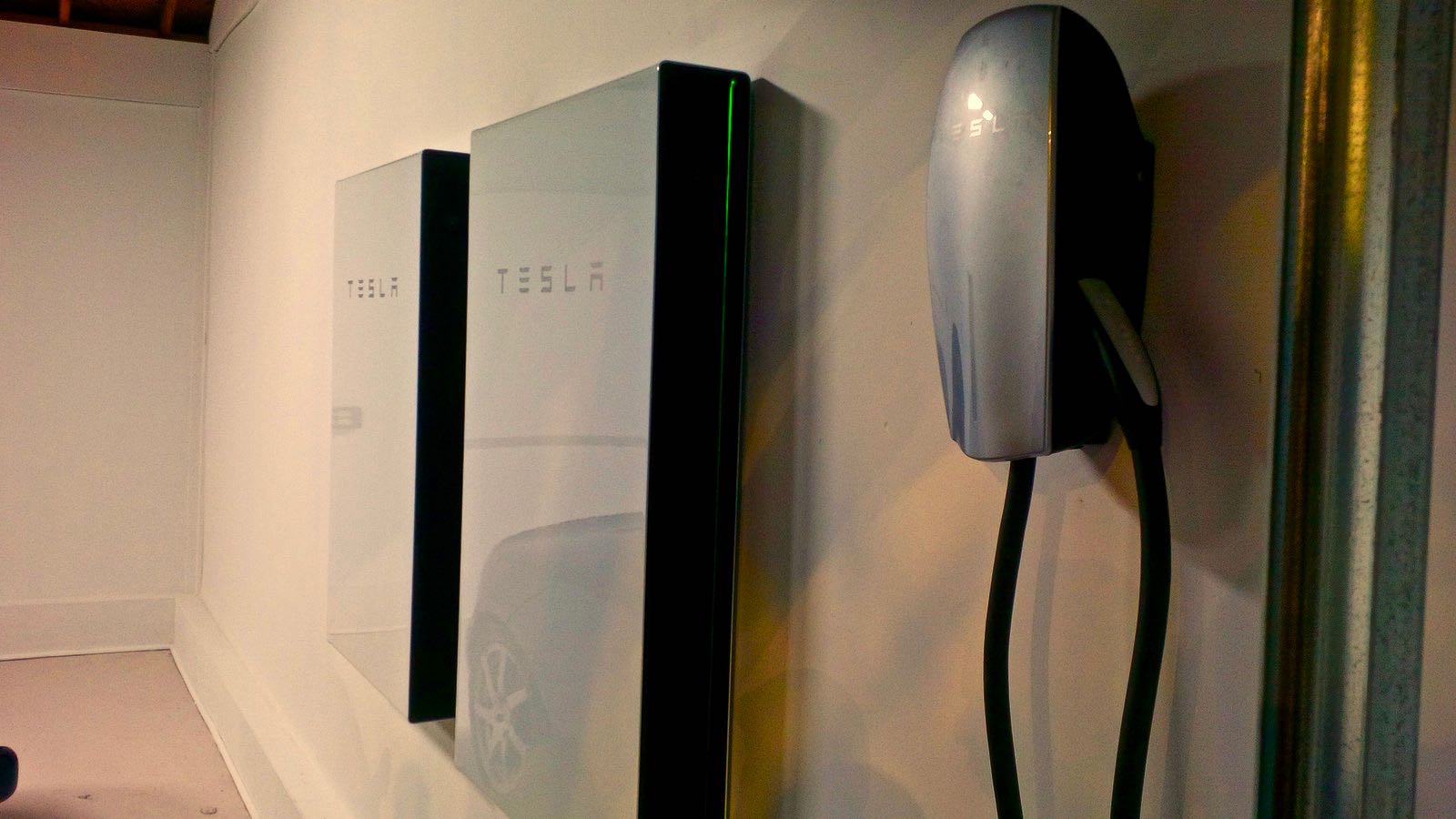 uk-energy-storage-startup-takes-on-tesla-powerwall-2-in-home-battery-market