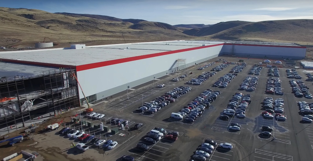 Tesla-Gigafactory-drone-footage-december