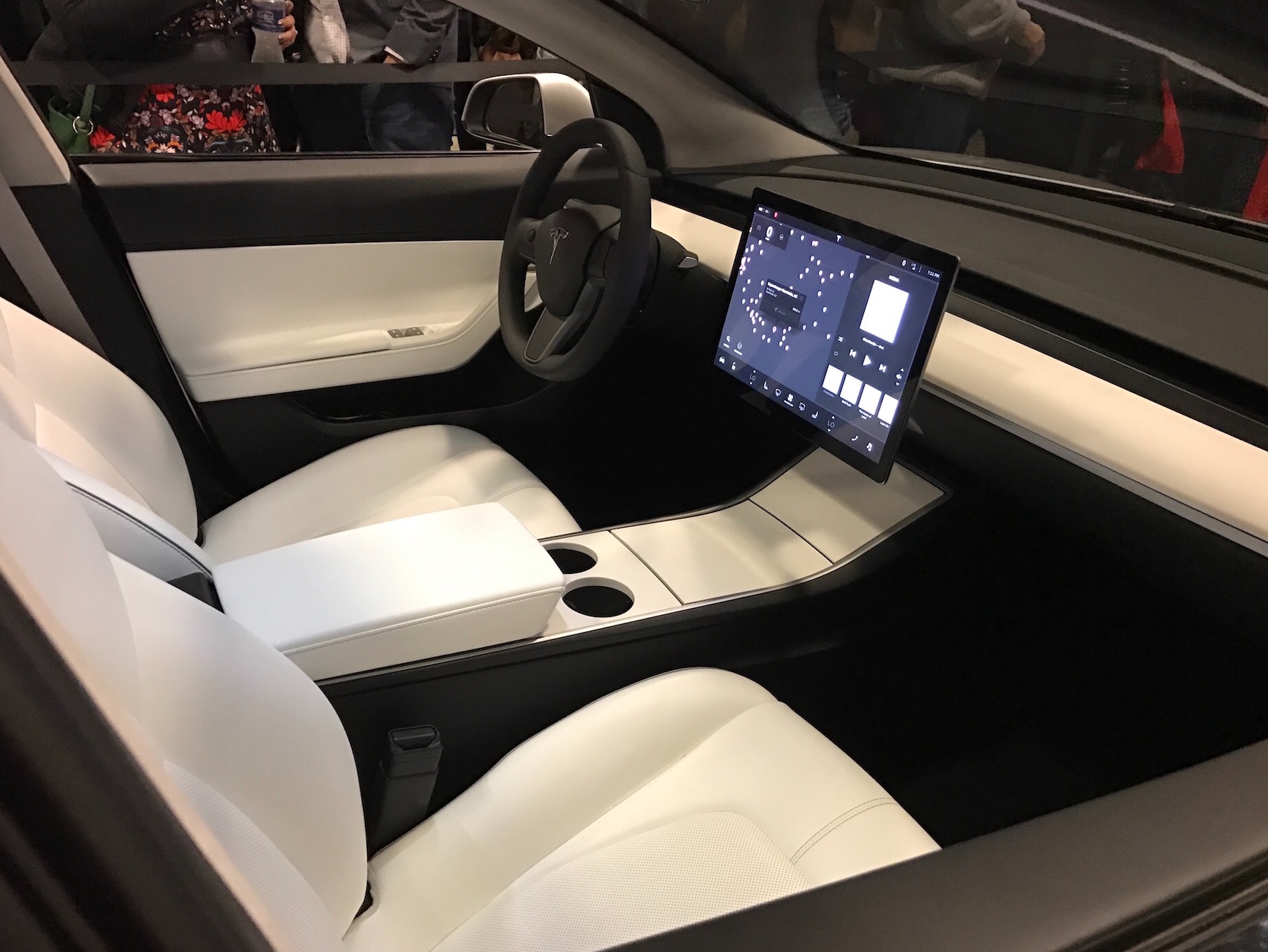 First Tesla Model 3 Right Hand Drive Units Won T Hit Uk