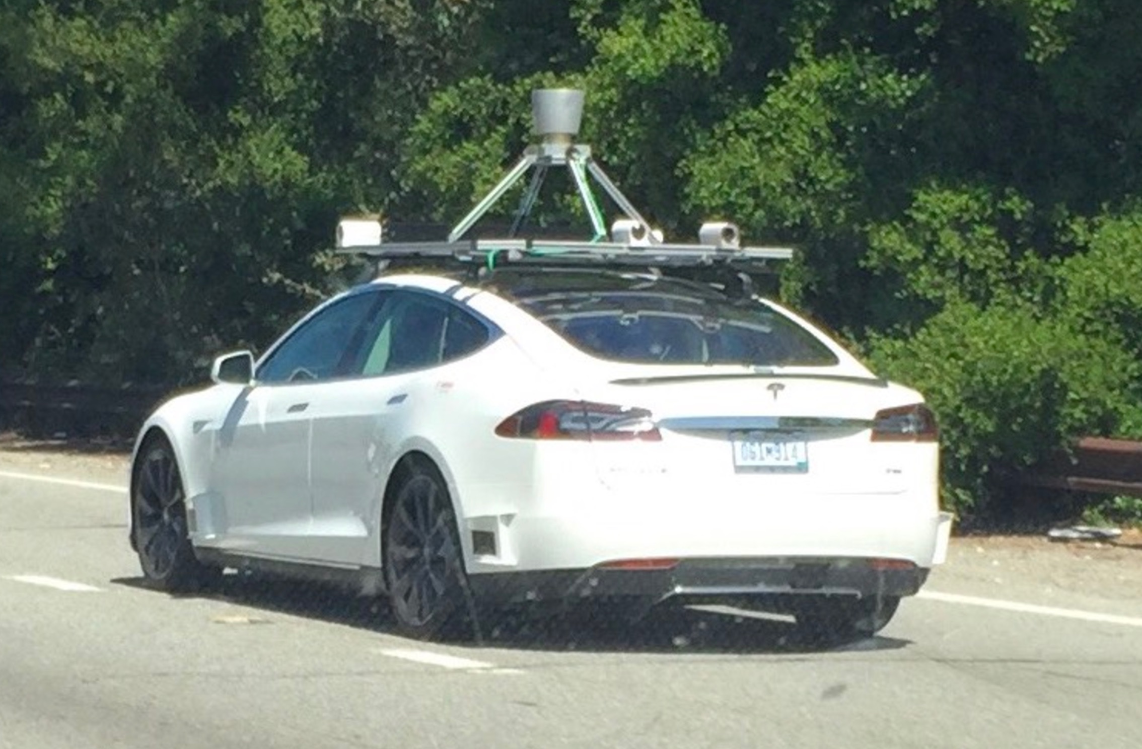 Tesla_Model-S-LiDAR_Palo_Alto.jpg