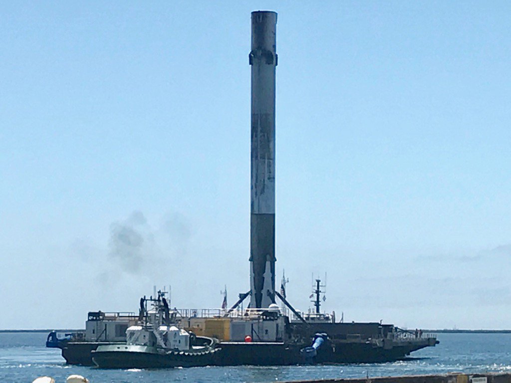 spacex_falcon9_F9-B1036_return_to_port