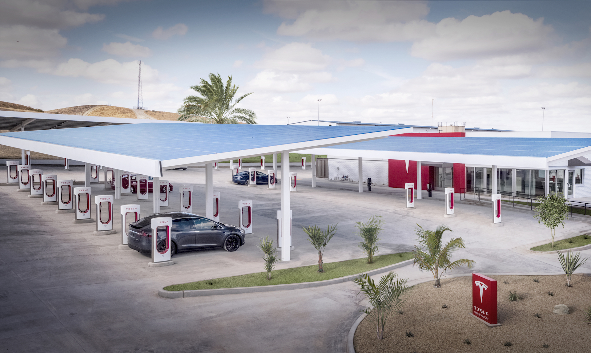 Kettleman-Tesla-Supercharger-CA-splash.jpg