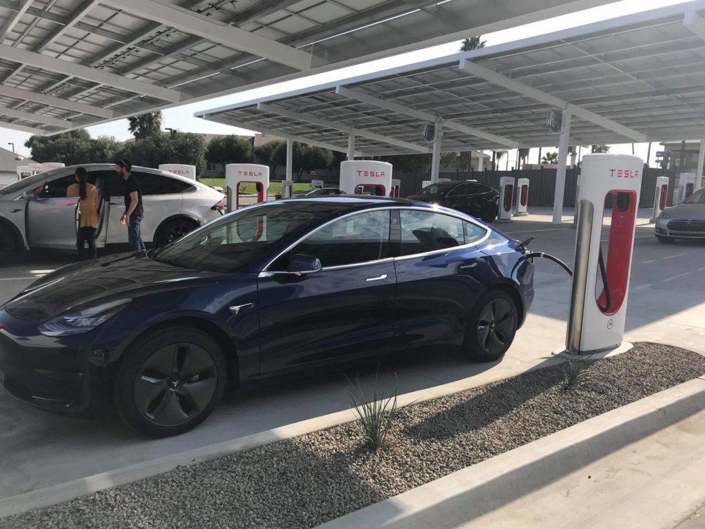 Tesla opens "Mega" Superchargers with lounge, food services, kid's area