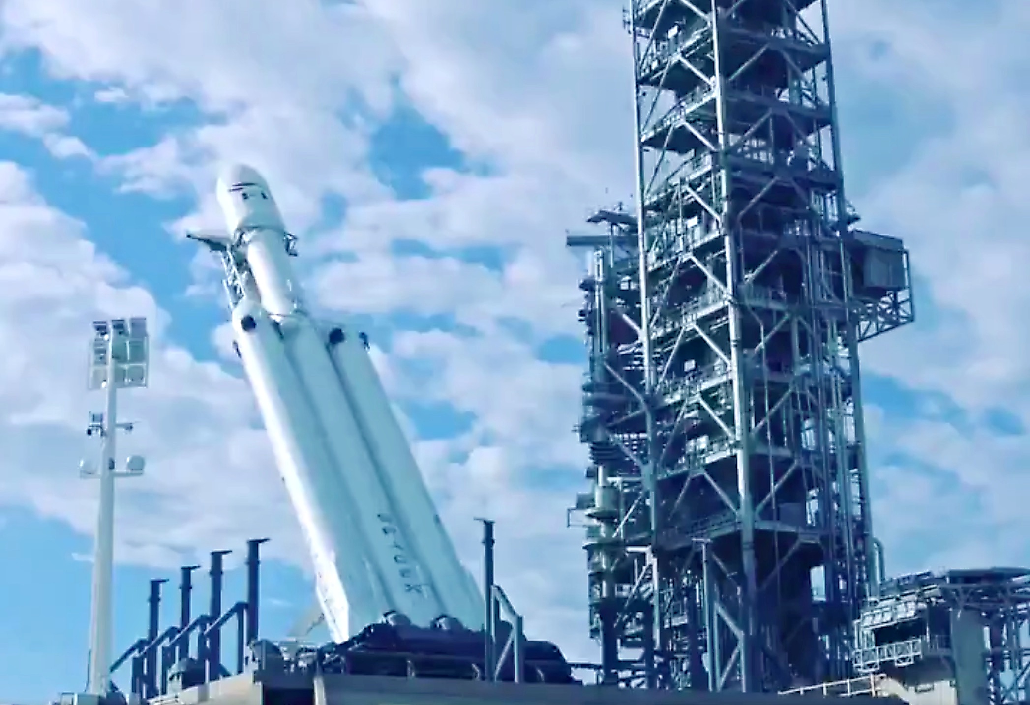 spacex-falcon-heavy-timelapse-vertical