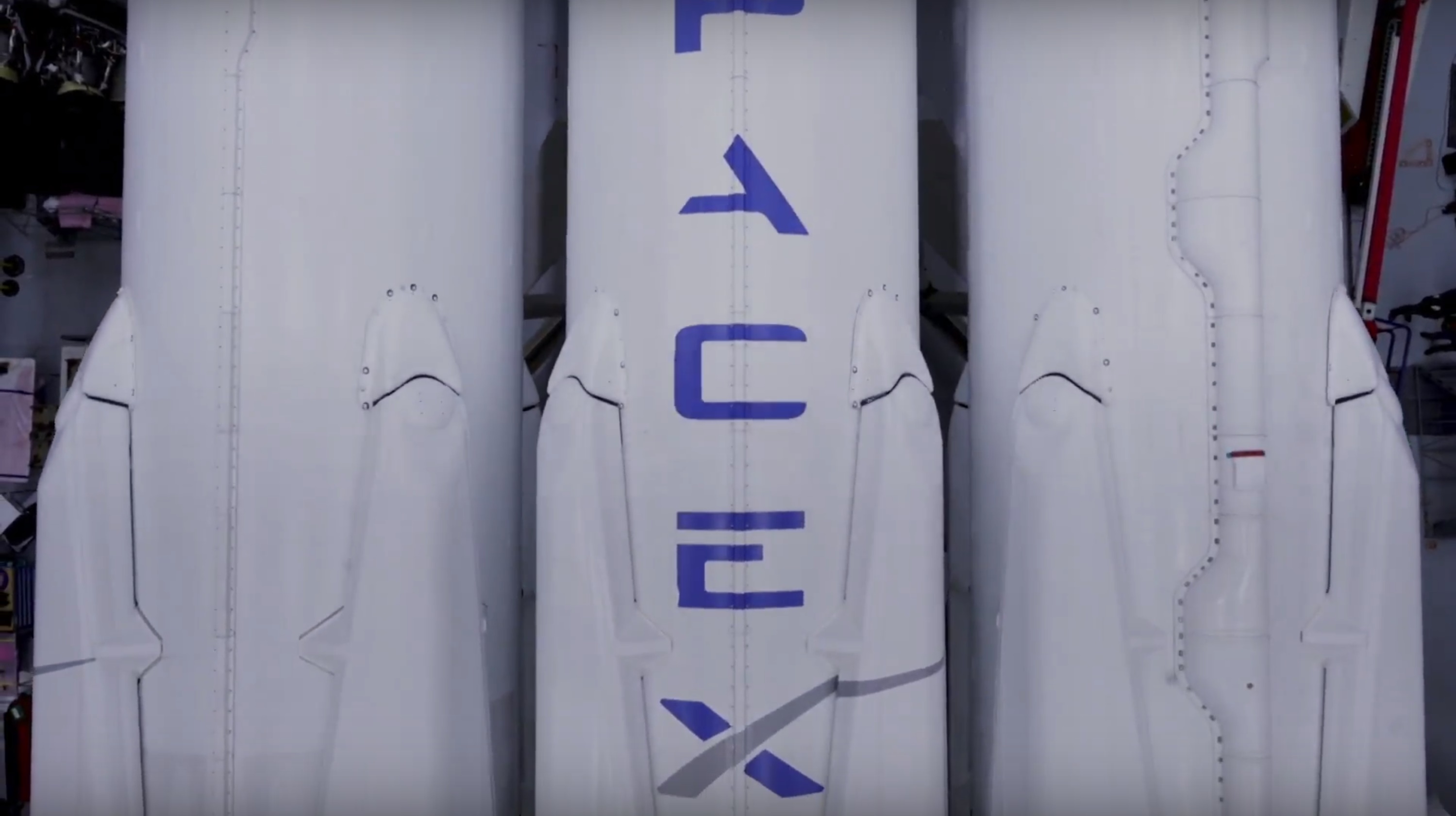FH rollout 2 (SpaceX)