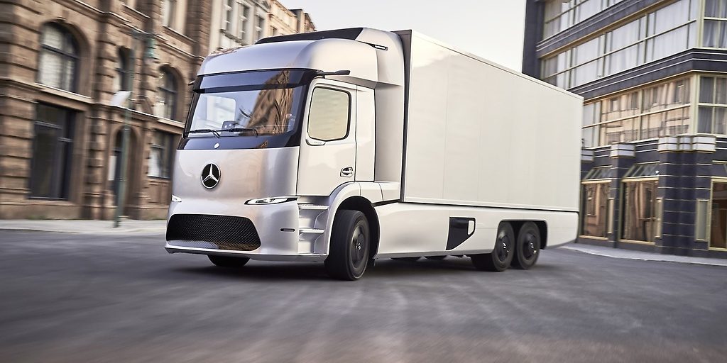 Tesla Semi Will Face Stiff Competition From Mercedes Benz In