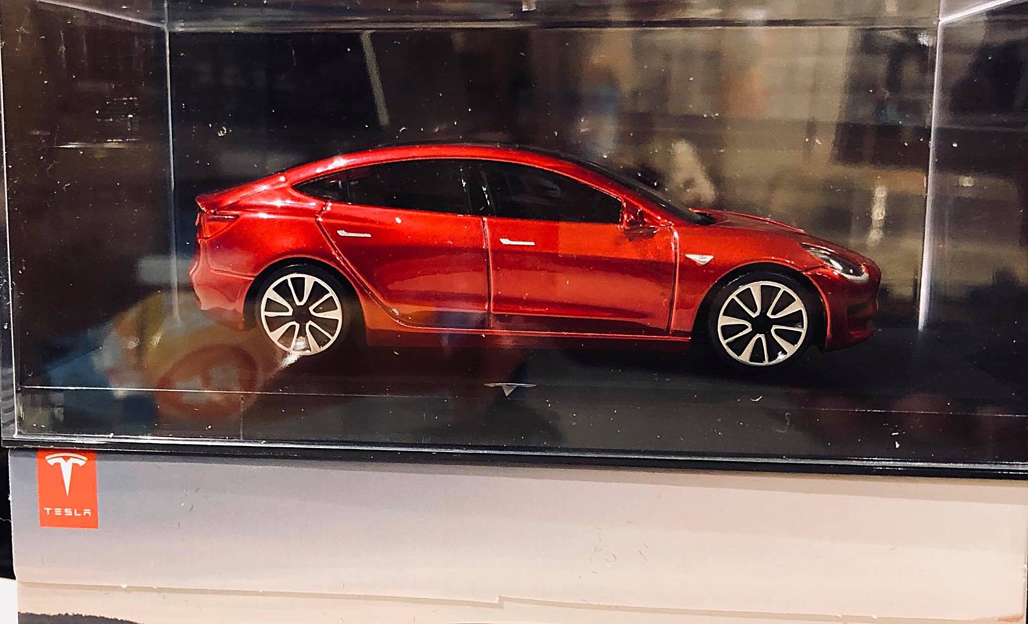 First look at Tesla's something special diecast replica to Model 3  line-waiters