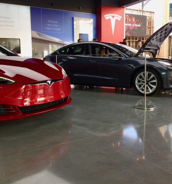 Tesla showroom in Century City mall, Los Angeles (Credit: Teslarati)