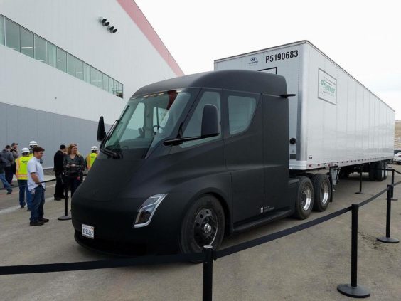 Tesla Semi begins production cargo runs from Gigafactory 1 to Fremont ...