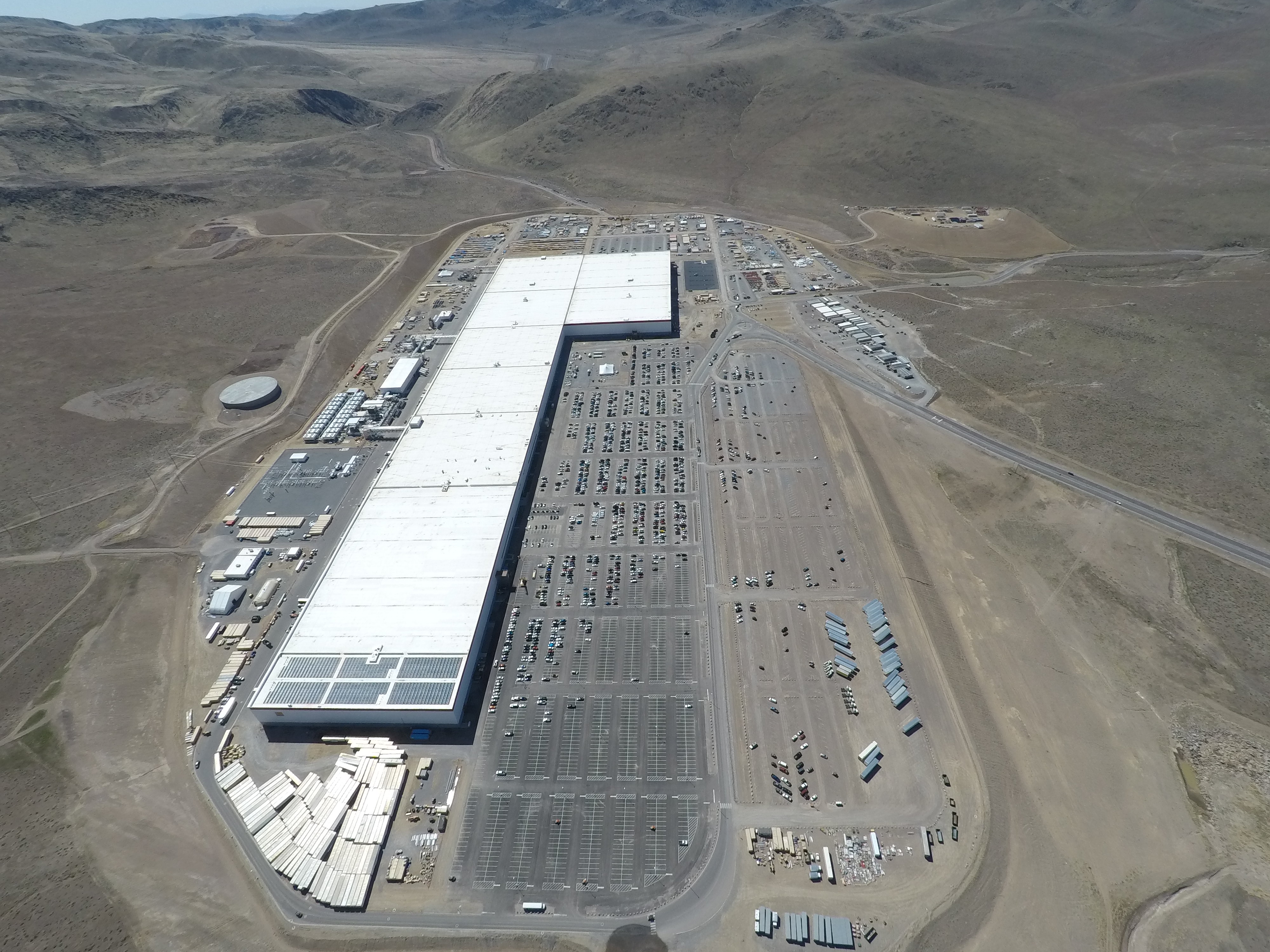 Tesla Gigafactory 1 as of 4/2018 [Credit: Teslarati]