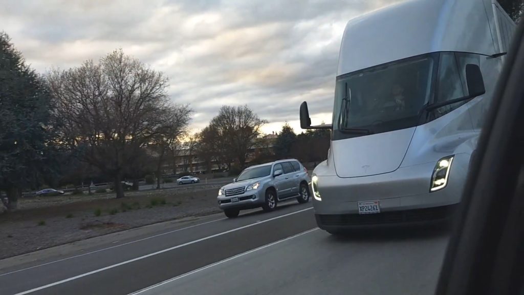 Tesla Semi truck pair spotted in “Convoy Mode” on CA highway