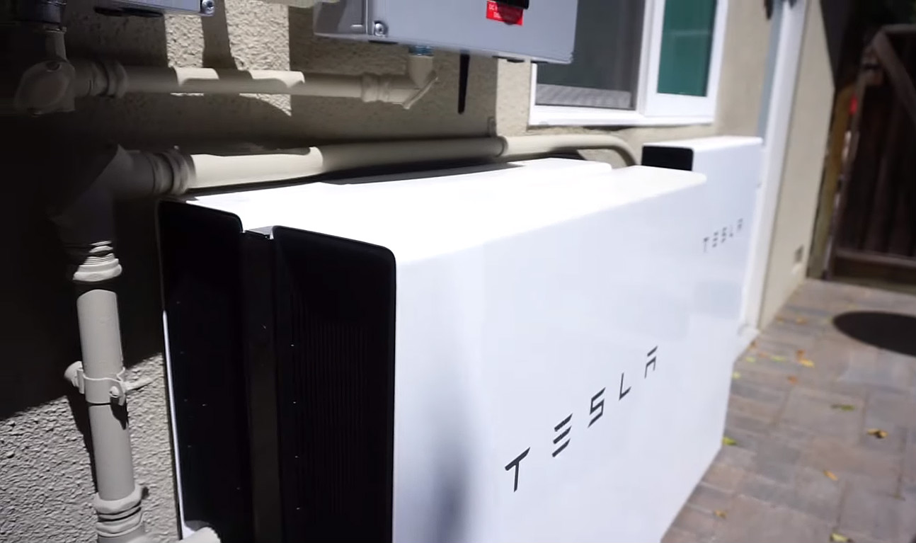 Tesla Solar Roof 6 [Credit: E for Electric/YouTube]