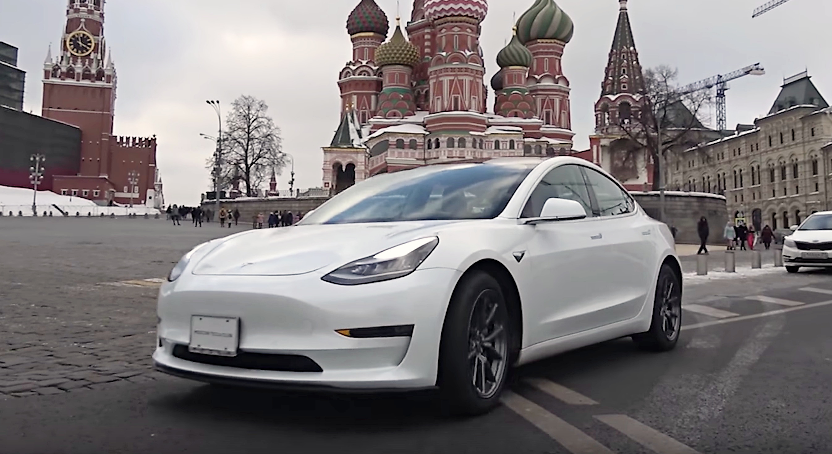 tesla-model-3-moscow.jpg