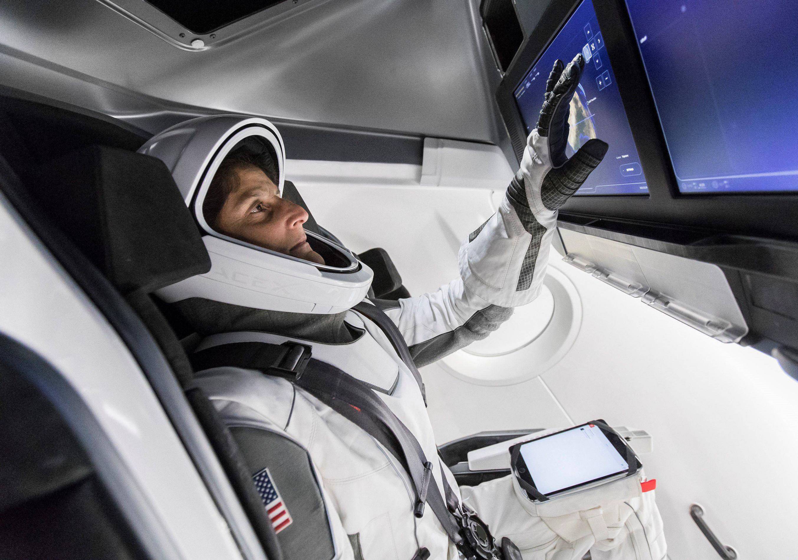 Suni Williams Crew Dragon mockup April 2018 (SpaceX)