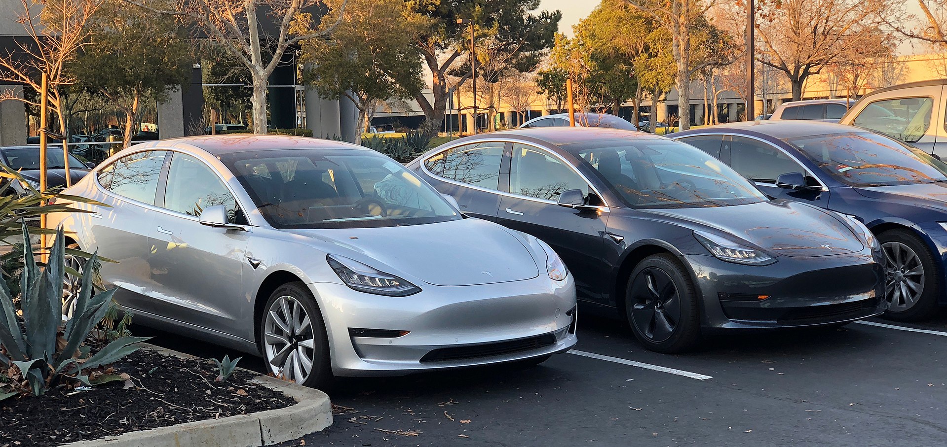 Tesla Streamlines Model 3 Lineup Removes 35k Standard Version From Online Ordering