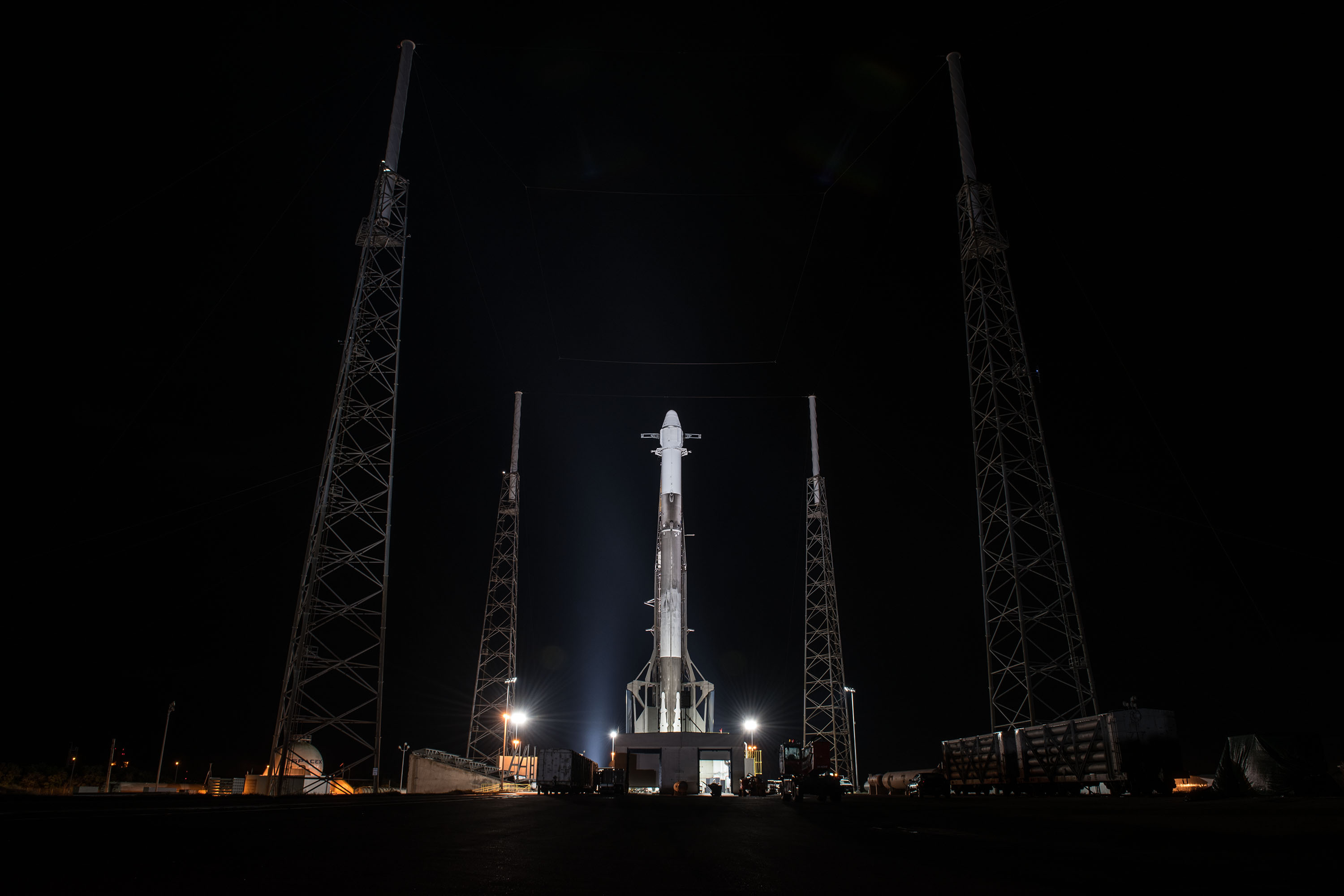 CRS-15 B1045 vertical (SpaceX) 2
