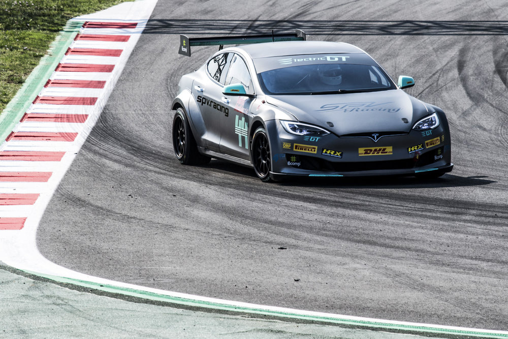 Elementair Voorwaarde Zuigeling Electric GT's Tesla racing series will be a test of driver strategy to  avoid overheating