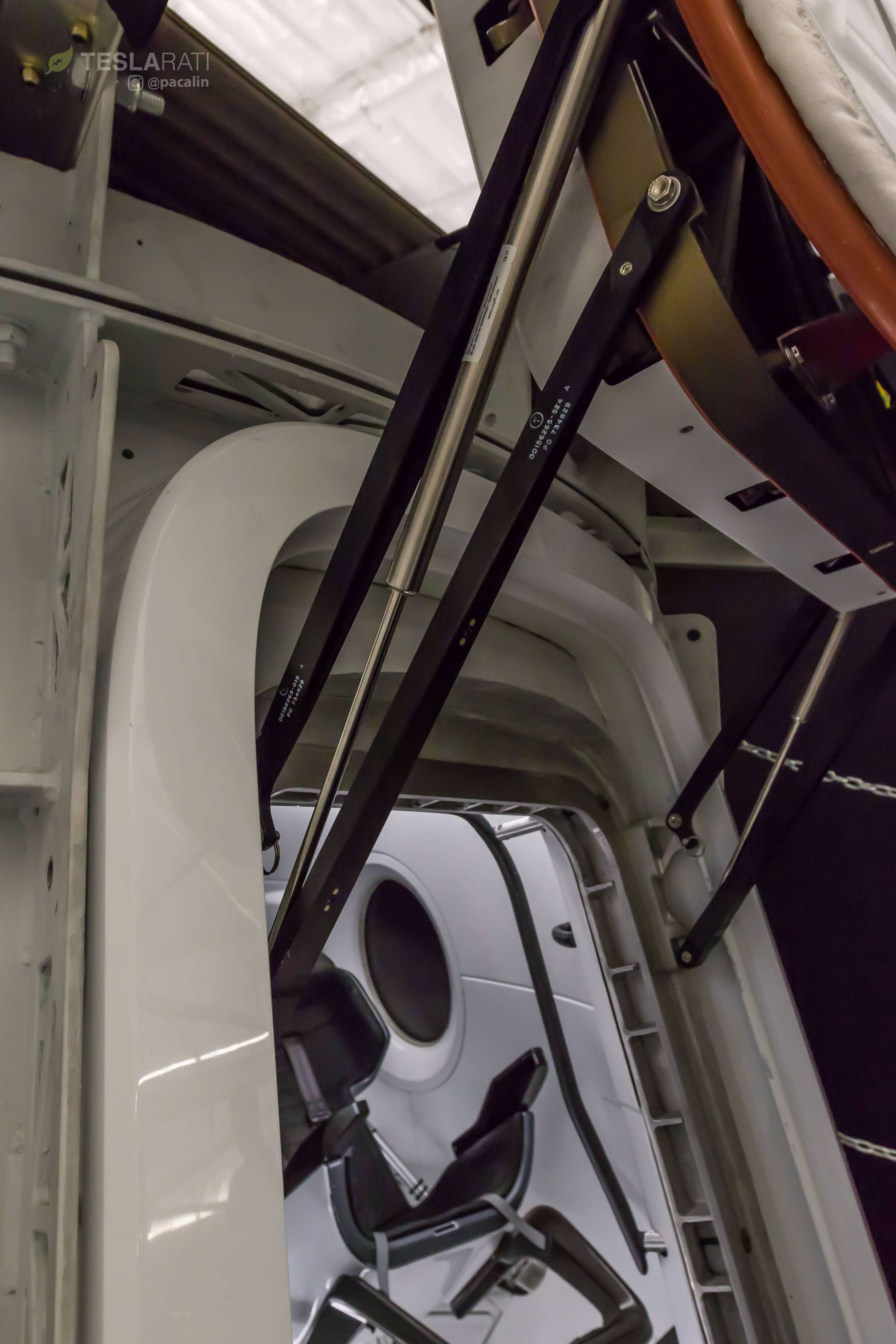 Crew Dragon simulator hatch 081318 (SpaceX) 1 (c)