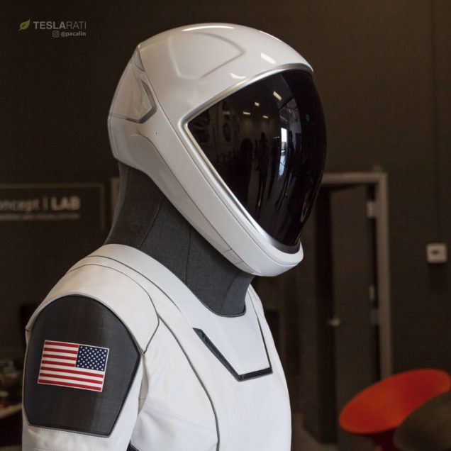 Spacex Gives Press Exclusive Access To Crew Dragon Spacesuit And Simulator Gallery